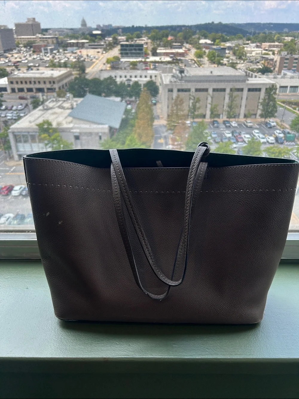 Tory Burch griege Leather Tote with Tassel Logo